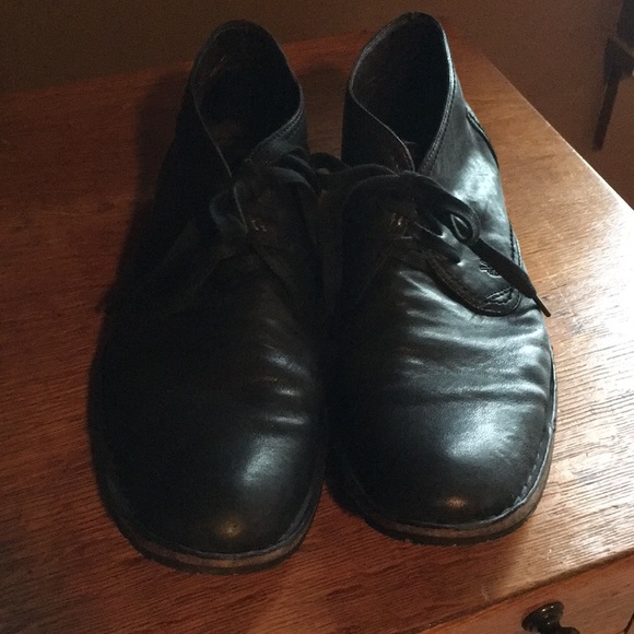 Men's Black Chukka Boots - Picture 4 of 5